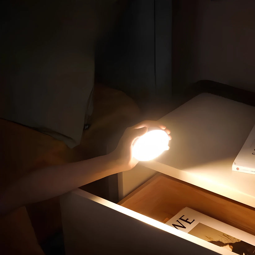 Lampa ścienna LED bezprzewodowa czujnik ruchu ładowana