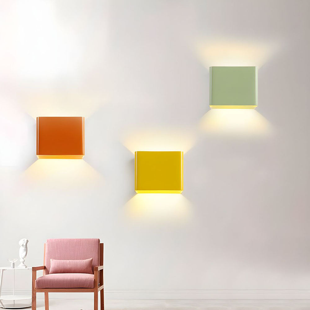 Lampa ścienna nowoczesna led kostka góra dół