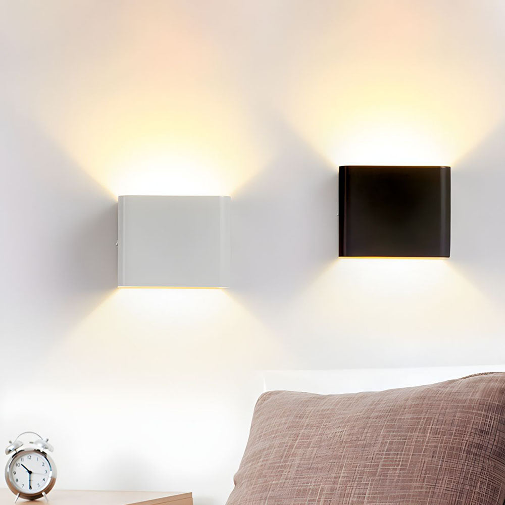 Lampa ścienna nowoczesna led kostka góra dół