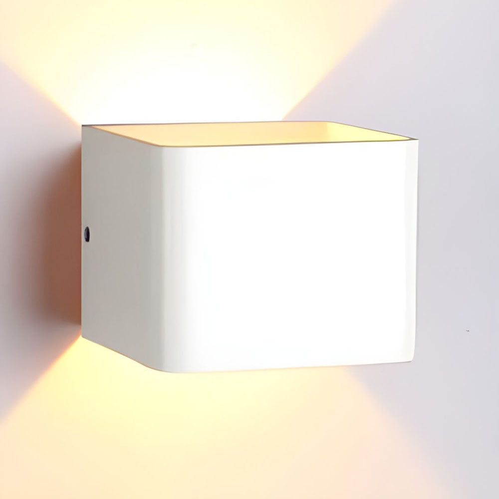 Lampa ścienna nowoczesna led kostka góra dół