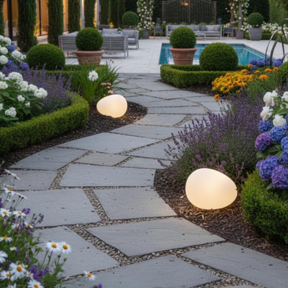 Outdoor LED Globe Garden Lamp