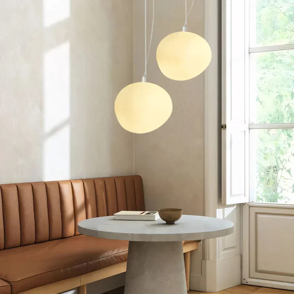 Lampa wisząca minimalistyczny kulisty styl