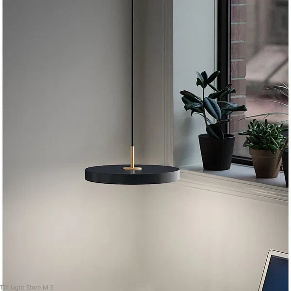 Lampa wisząca minimalistyczny styl unoszący się