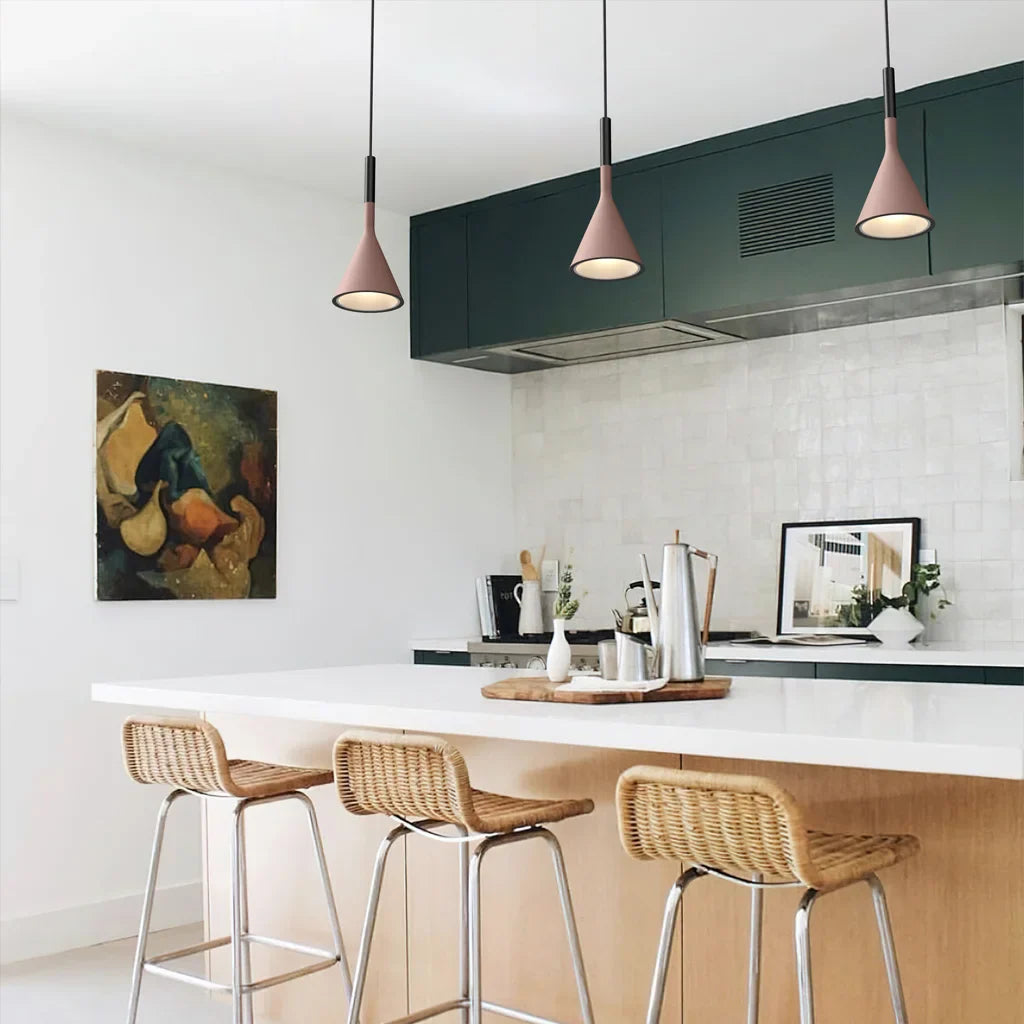 Lampa wisząca nowoczesna stożkowa minimalistyczna