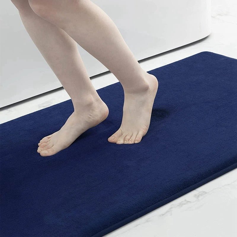 Soft absorbent anti-slip bathroom mat