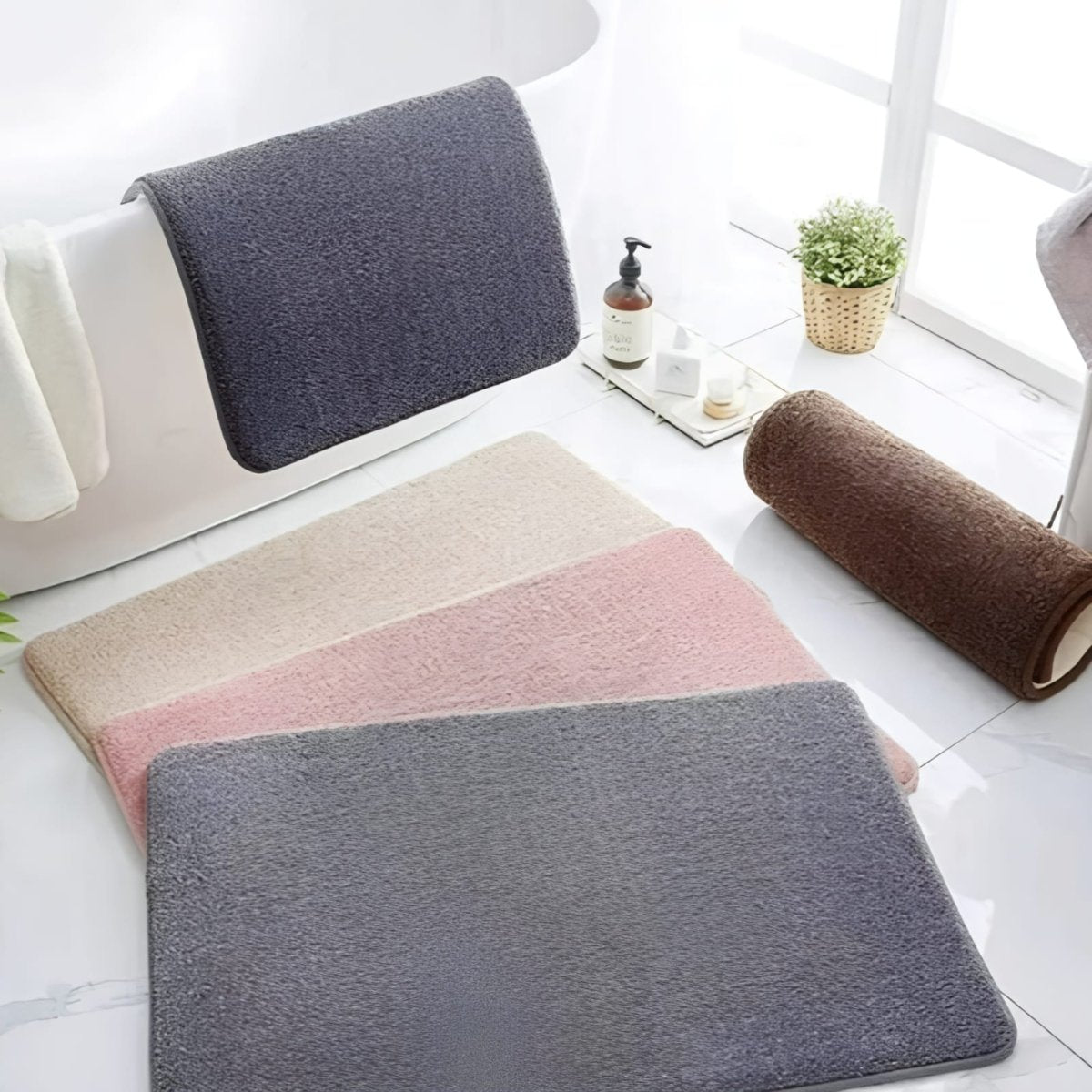 Soft absorbent anti-slip bathroom mat