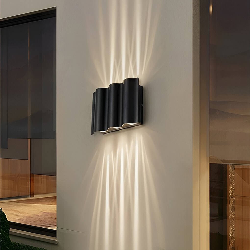Zewnętrzna lampa ścienna LED zakrzywiona góra dół