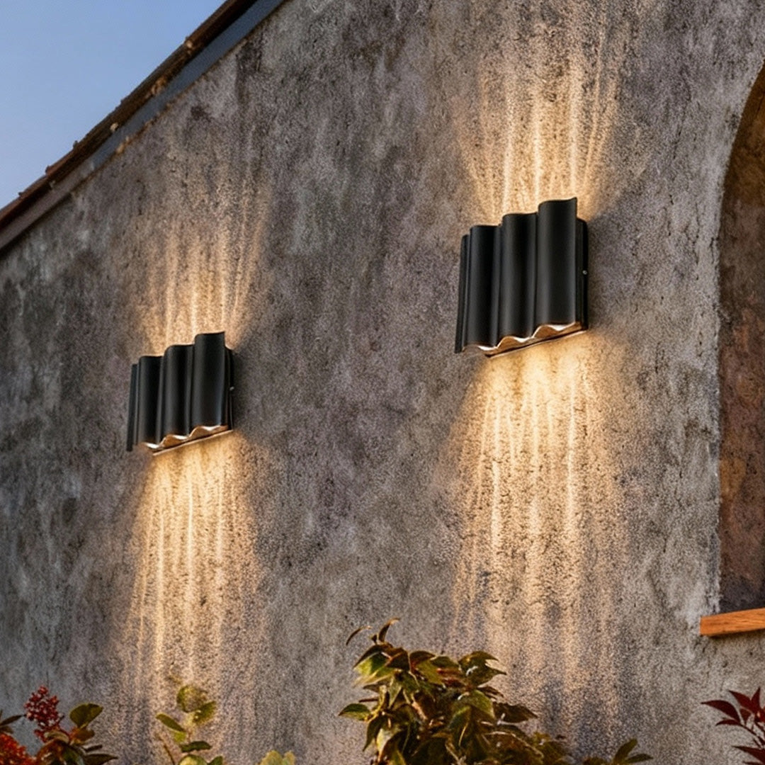Zewnętrzna lampa ścienna LED zakrzywiona góra dół