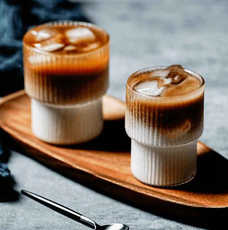 Szklanka do kawy ryflowana nowoczesna do latte